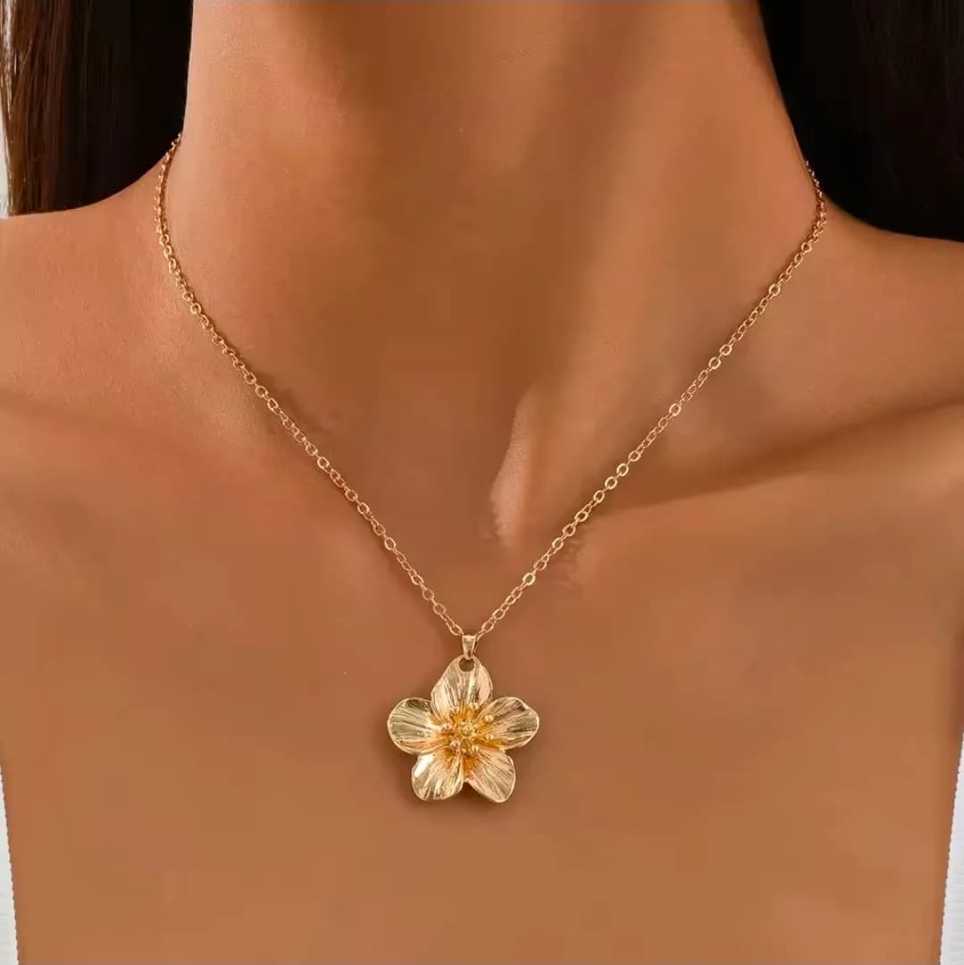 ✨ Minimalist Gold-Toned Blossom Flower Pendant Necklace ✨